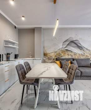 Студия квартира, посуточно, 42м2, 2/10 этаж