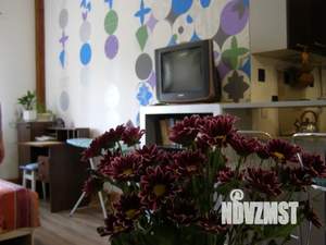 Студия квартира, посуточно, 35м2, 3/3 этаж
