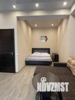 Студия квартира, посуточно, 38м2, 1/3 этаж