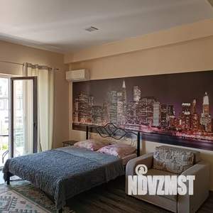 Студия квартира, посуточно, 40м2, 2/7 этаж