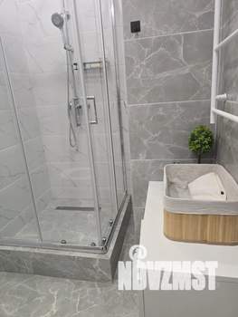 Студия квартира, посуточно, 35м2, 1/7 этаж