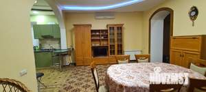3-к квартира, посуточно, 140м2, 1/3 этаж
