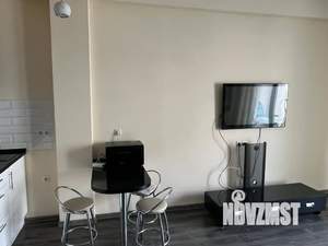 Студия квартира, посуточно, 40м2, 2/7 этаж