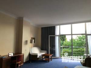 Студия квартира, посуточно, 56м2, 1/8 этаж