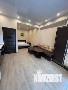 Студия квартира, посуточно, 38м2, 1/3 этаж