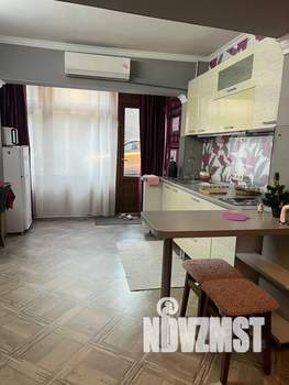 Студия квартира, посуточно, 47м2, 1/3 этаж