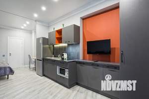 Студия квартира, посуточно, 36м2, 1/9 этаж