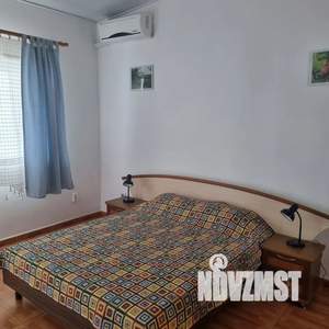 Студия квартира, посуточно, 40м2, 4/4 этаж