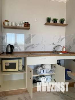 Студия квартира, посуточно, 30м2, 1/3 этаж