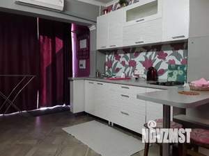 Студия квартира, посуточно, 47м2, 1/3 этаж