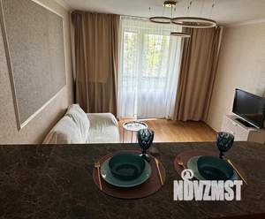 2-к квартира, посуточно, 42м2, 5/5 этаж
