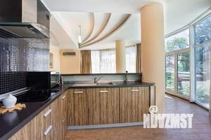 1-к квартира, посуточно, 64м2, 2/4 этаж