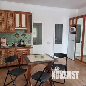 Студия квартира, посуточно, 30м2, 1/4 этаж