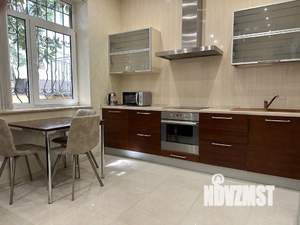 2-к квартира, посуточно, 55м2, 1/2 этаж