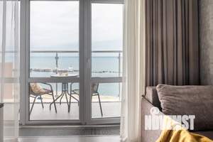 Студия квартира, посуточно, 42м2, 5/8 этаж