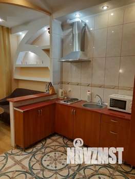 Студия квартира, посуточно, 38м2, 3/5 этаж
