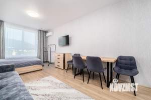 Студия квартира, посуточно, 40м2, 7/18 этаж