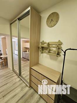 Студия квартира, посуточно, 40м2, 1/3 этаж