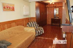 4-к квартира, посуточно, 47м2, 1/1 этаж