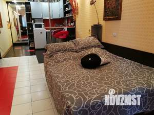 Студия квартира, посуточно, 30м2, 1/3 этаж