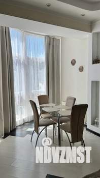 Студия квартира, посуточно, 72м2, 3/10 этаж