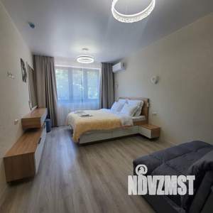 1-к квартира, посуточно, 42м2, 1/8 этаж