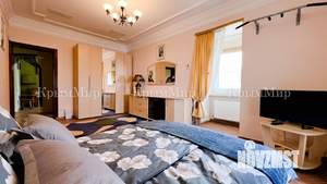 3-к квартира, посуточно, 130м2, 3/3 этаж