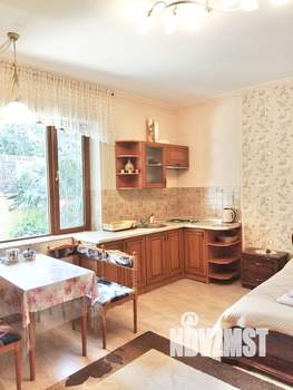 Студия квартира, посуточно, 30м2, 1/3 этаж