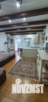 Студия квартира, посуточно, 40м2, 1/2 этаж