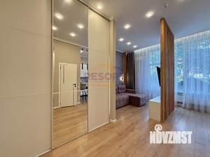 Студия квартира, посуточно, 43м2, 1/8 этаж