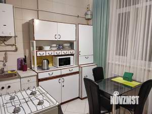 1-к квартира, посуточно, 37м2, 3/3 этаж