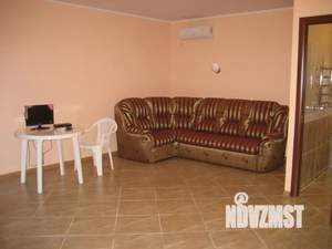 Студия квартира, посуточно, 30м2, 1/3 этаж