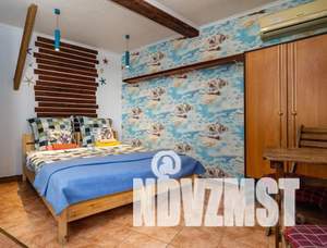 Студия квартира, посуточно, 15м2, 2/2 этаж