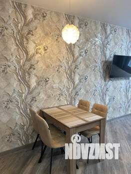Студия квартира, посуточно, 42м2, 5/18 этаж