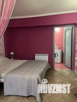 Студия квартира, посуточно, 47м2, 1/3 этаж