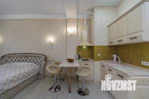 Студия квартира, посуточно, 40м2, 5/8 этаж