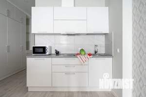 Студия квартира, посуточно, 42м2, 6/8 этаж