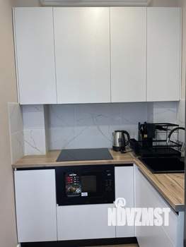 Студия квартира, посуточно, 35м2, 3/10 этаж