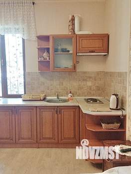 Студия квартира, посуточно, 30м2, 1/3 этаж