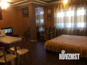 Студия квартира, посуточно, 42м2, 2/4 этаж