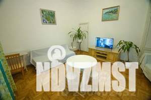 2-к квартира, посуточно, 45м2, 1/2 этаж