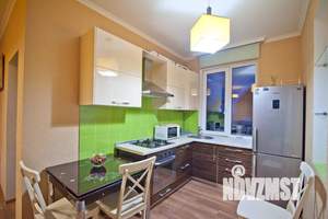 3-к квартира, посуточно, 66м2, 2/2 этаж