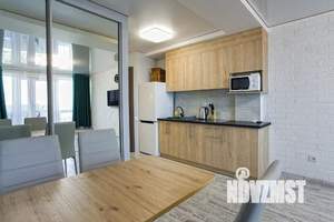 Студия квартира, посуточно, 40м2, 1/10 этаж