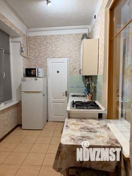 1-к квартира, посуточно, 38м2, 3/3 этаж