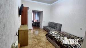 1-к квартира, посуточно, 42м2, 1/2 этаж