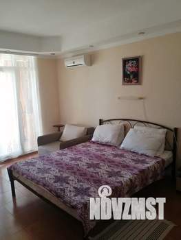 Студия квартира, посуточно, 23м2, 1/6 этаж