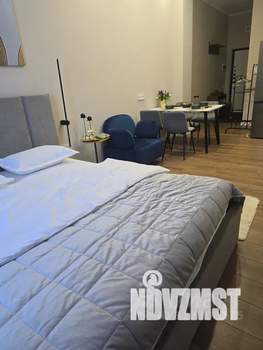 Студия квартира, посуточно, 35м2, 1/7 этаж