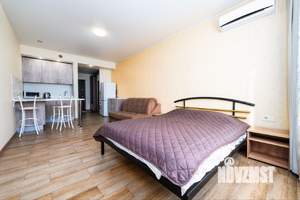 Студия квартира, посуточно, 32м2, 13/18 этаж