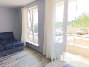 Студия квартира, посуточно, 42м2, 1/8 этаж