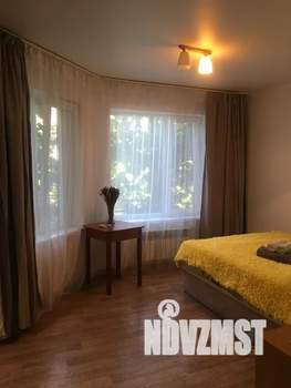 1-к квартира, посуточно, 32м2, 1/2 этаж